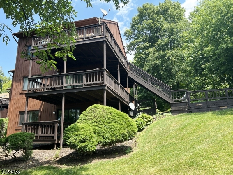 Property Photo: 23 Wimbledon Dr 9 NJ 07462