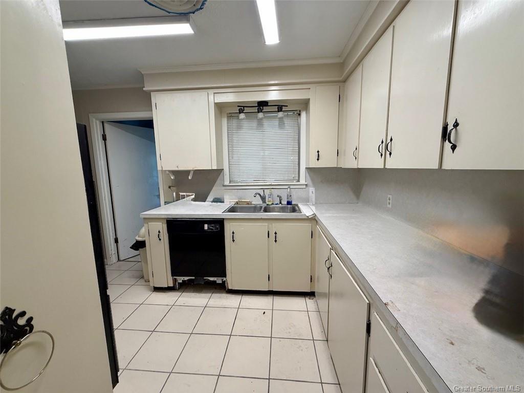 Property Photo: 4114 Pleasant Drive LA 70605