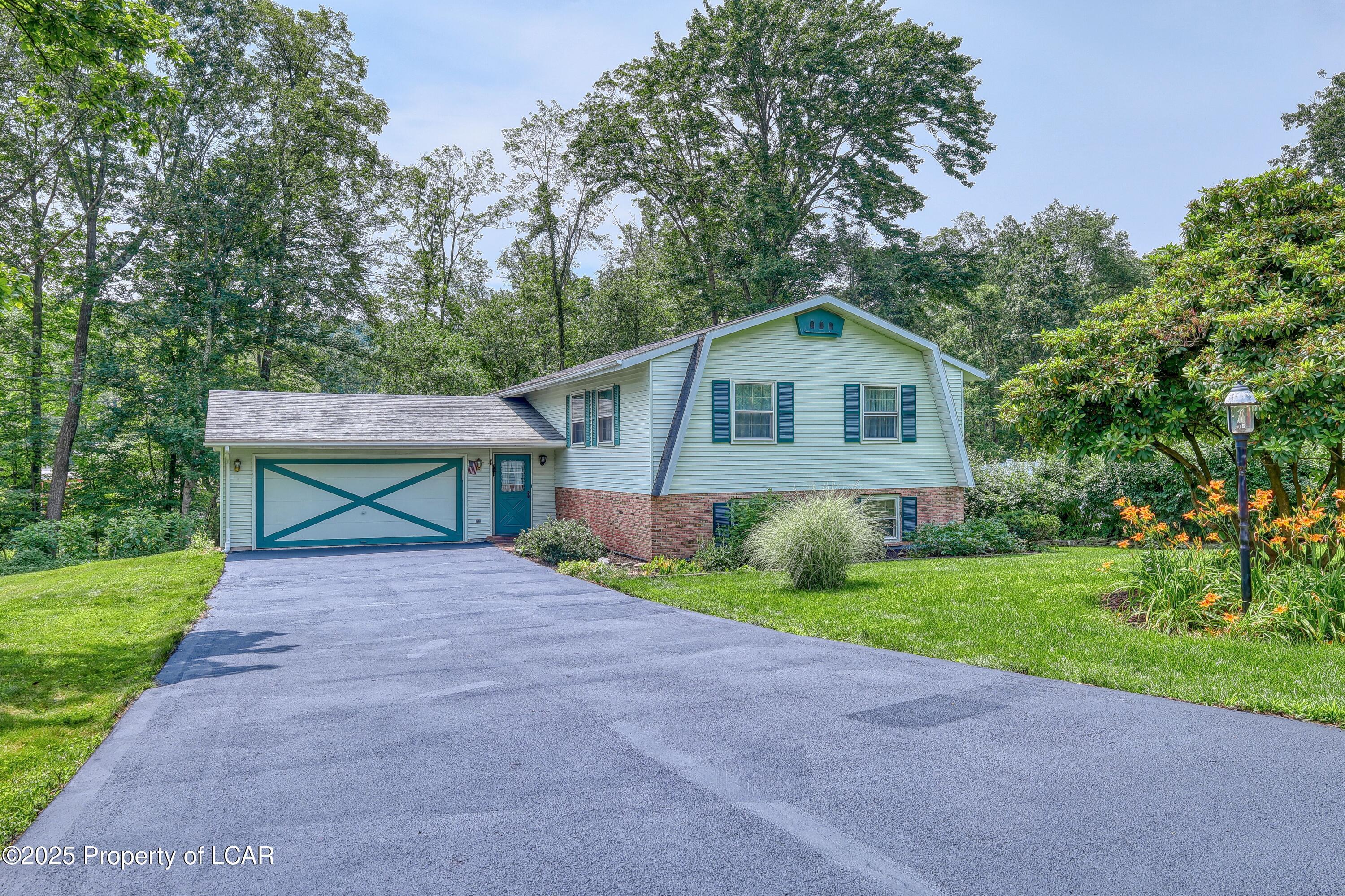 42 Walden Drive  Mountain Top PA 18707 photo