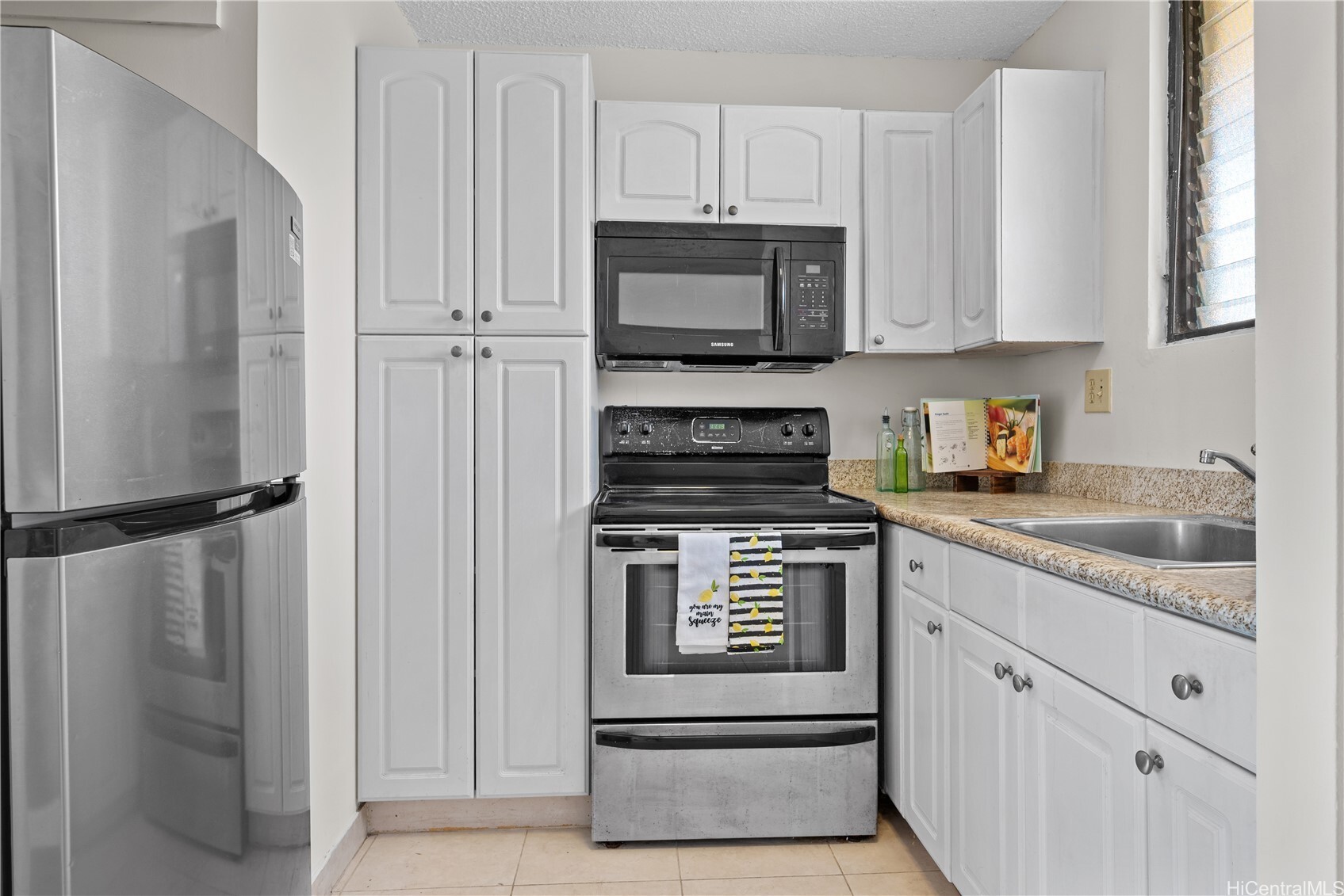 Property Photo: 1561 Pensacola Street 1104 HI 96822