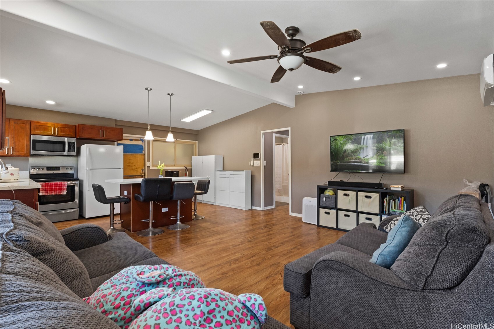 94-555 Awamoi Street  Waipahu HI 96797 photo