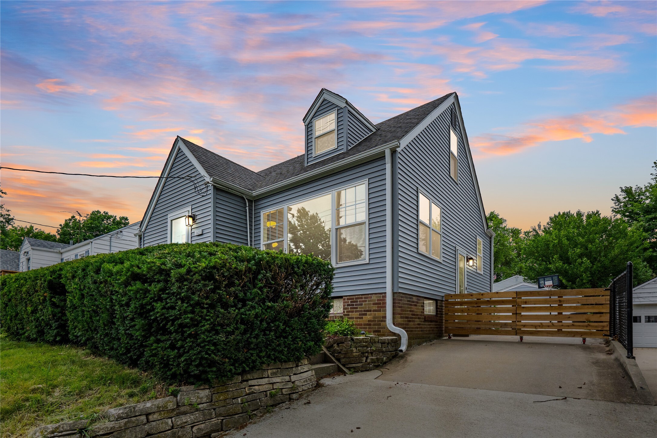 Property Photo: 3423 Washington Avenue IA 50310