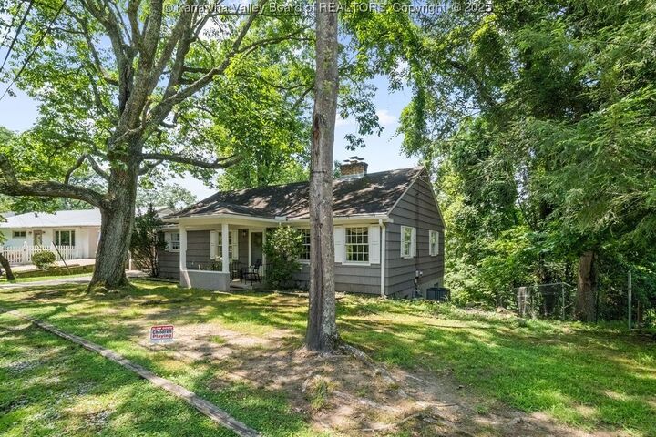 Property Photo:  1413 Longridge Road  WV 25314 