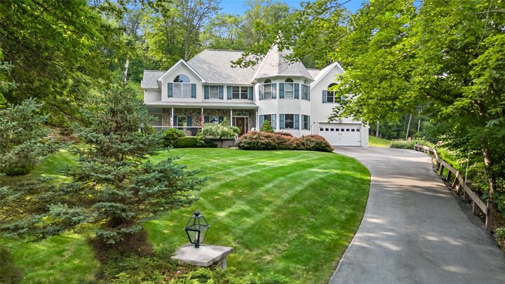 Property Photo: 8 Hamlet Way NY 12533