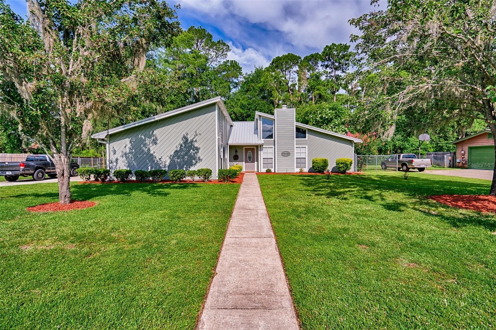 Property Photo: 6210 NW 33rd Terrace FL 32653
