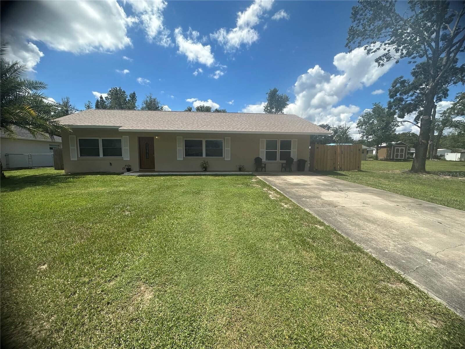 Property Photo: 11888 SE 71st Avenue Road FL 34420