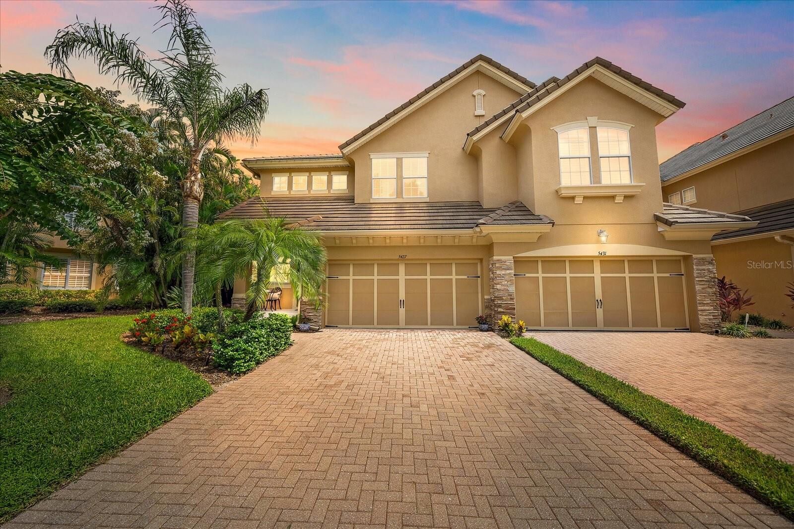 Property Photo: 5427 Napa Drive FL 34243