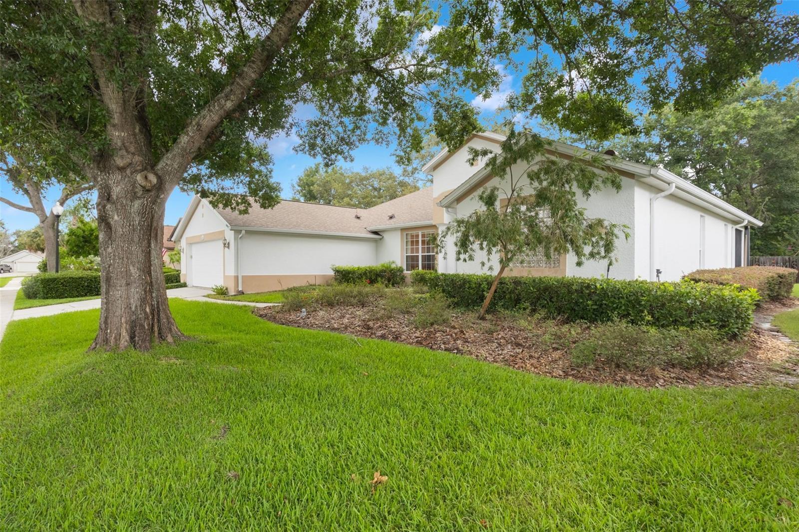 Property Photo: 6029 Falconbridge Place FL 32757