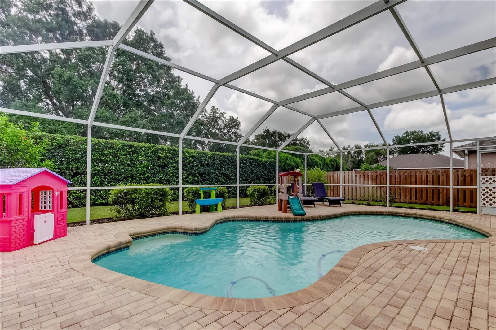 Property Photo: 10505 Weybridge Drive FL 33626