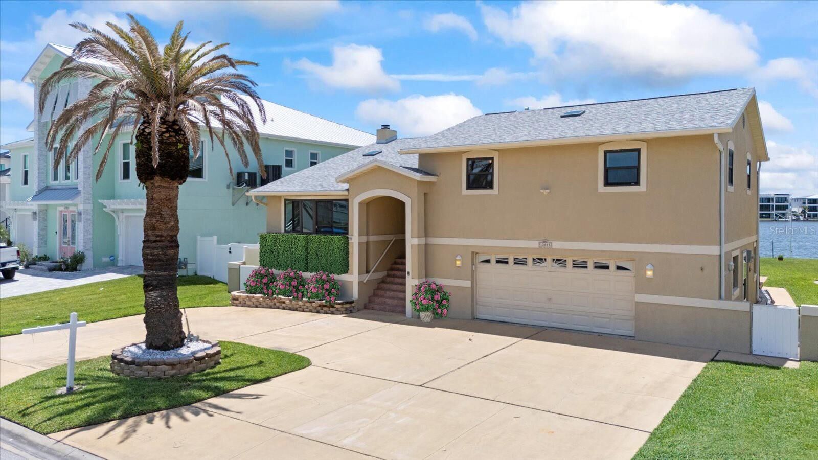 Property Photo: 17025 Dolphin Drive FL 33708