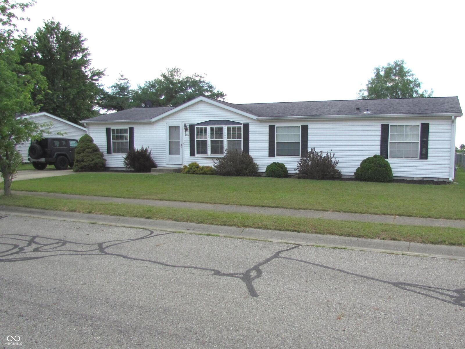 Property Photo: 4672 Autumn Ridge Drive IN 47203