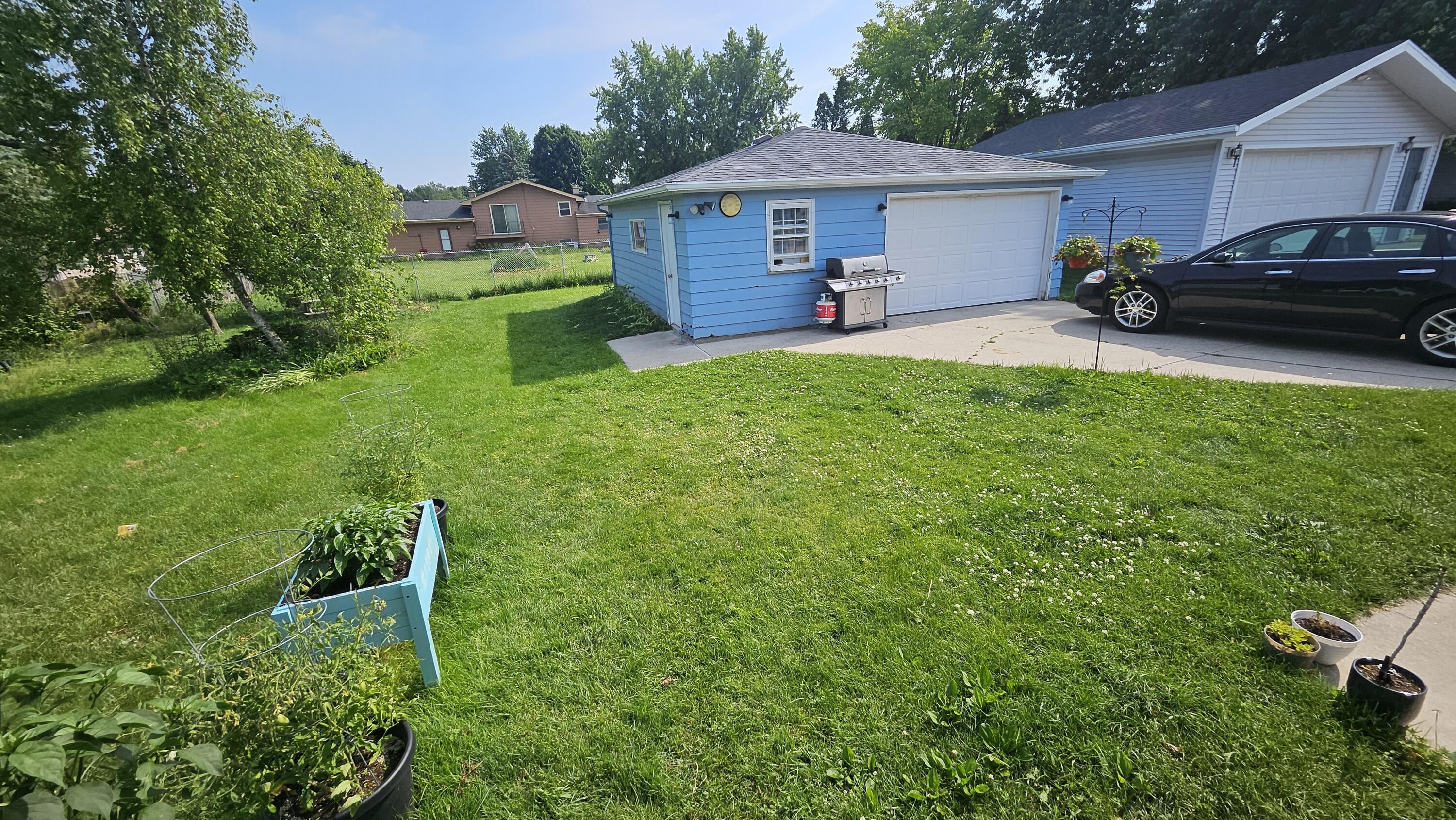 Property Photo: 1319 Greenfield Ave WI 53081