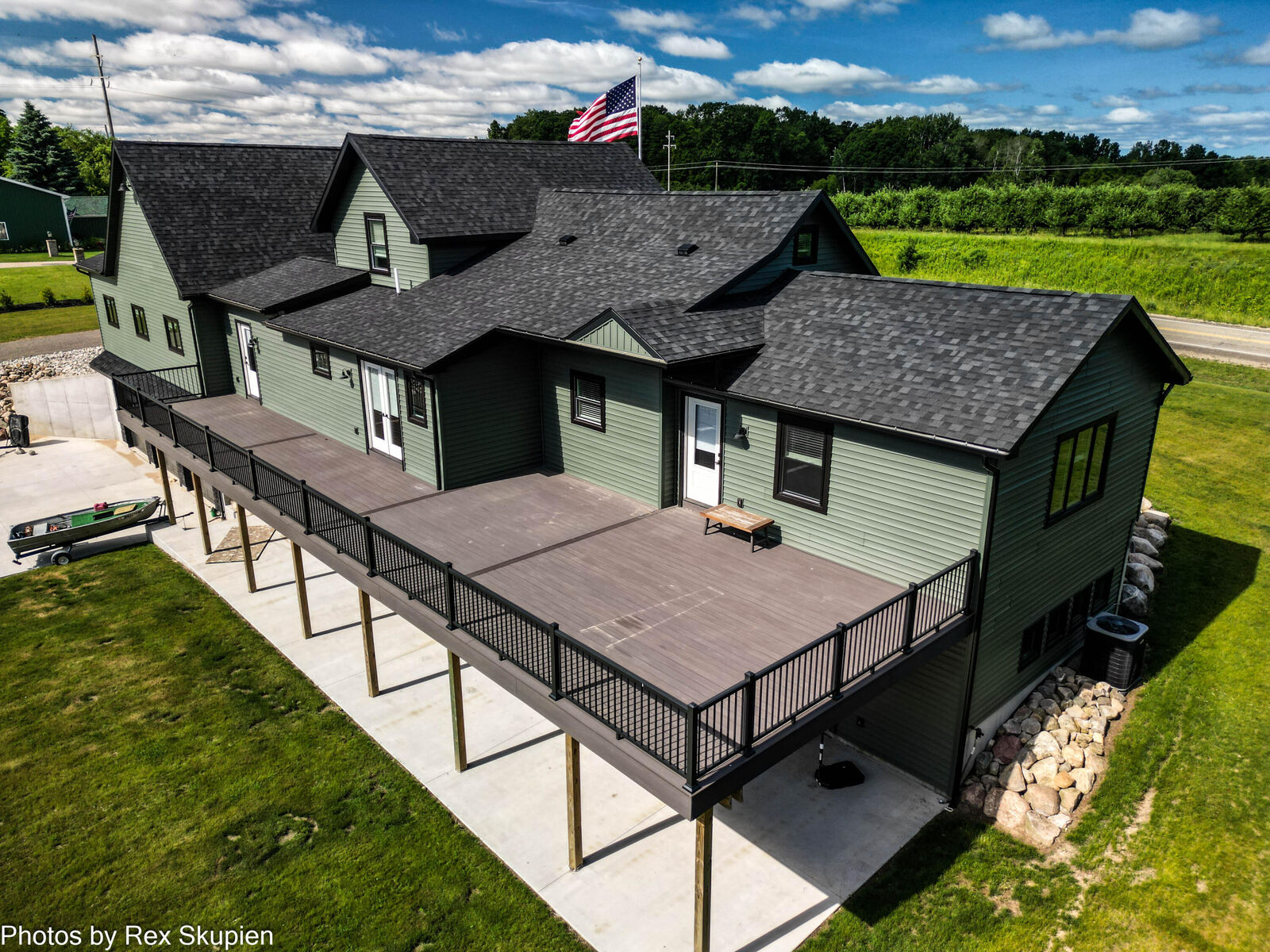 Property Photo: 17090 Kenowa Avenue MI 49330