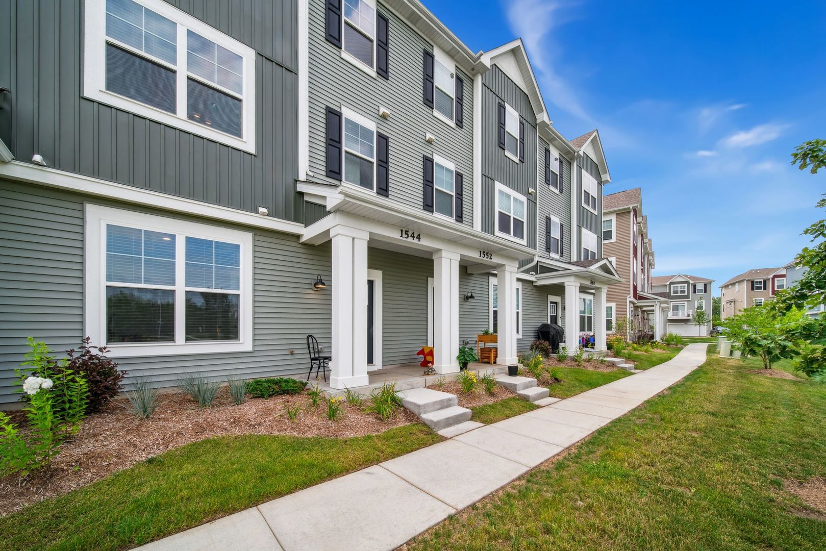 Property Photo:  1544 Syracuse Drive  IL 60030 