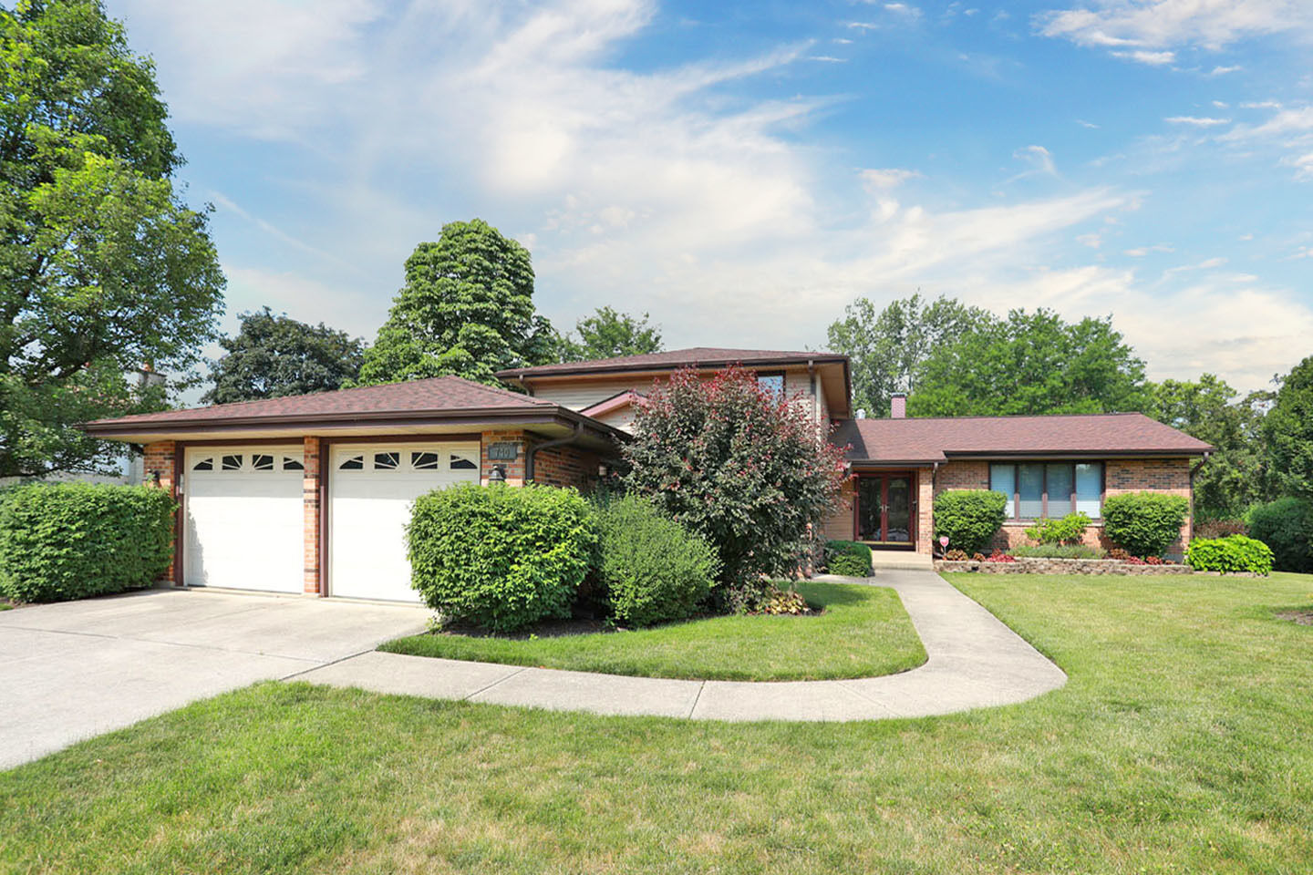 Property Photo:  740 Ruskin Drive  IL 60007 