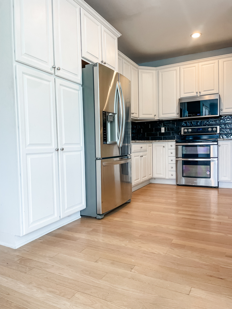 Property Photo: 1308 Axcel Lane IL 60178