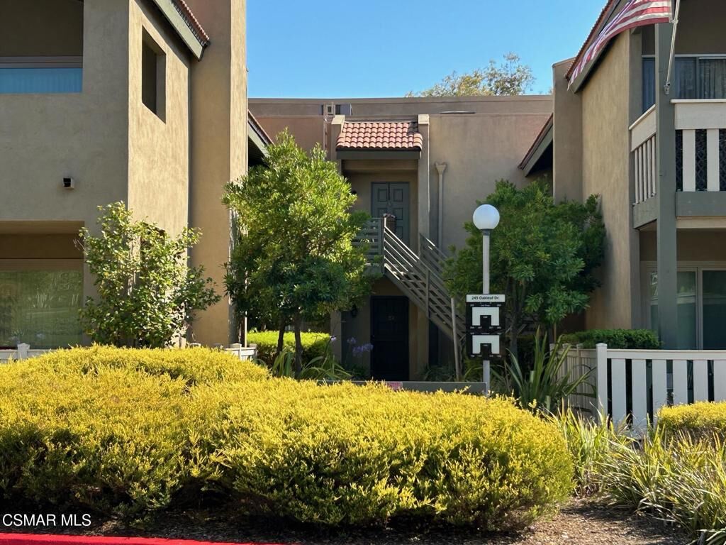 Property Photo:  245 Oak Leaf Drive 104  CA 91360