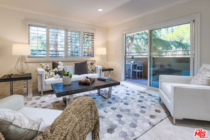 6700 Hillpark Drive 204  Los Angeles CA 90068 photo
