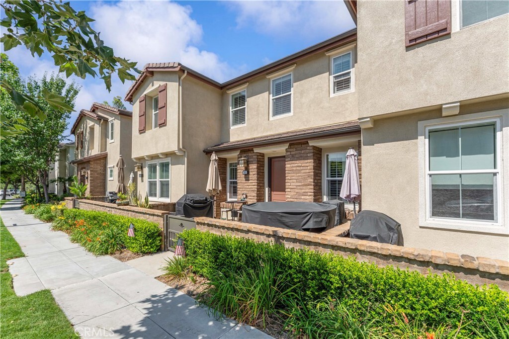 Property Photo:  6 Fenix Street  CA 92694 