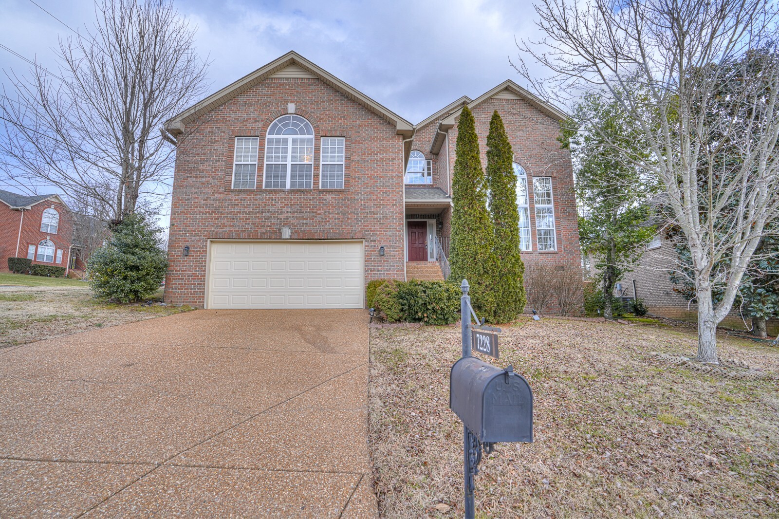 Property Photo: 7228 Sugarloaf Dr TN 37211