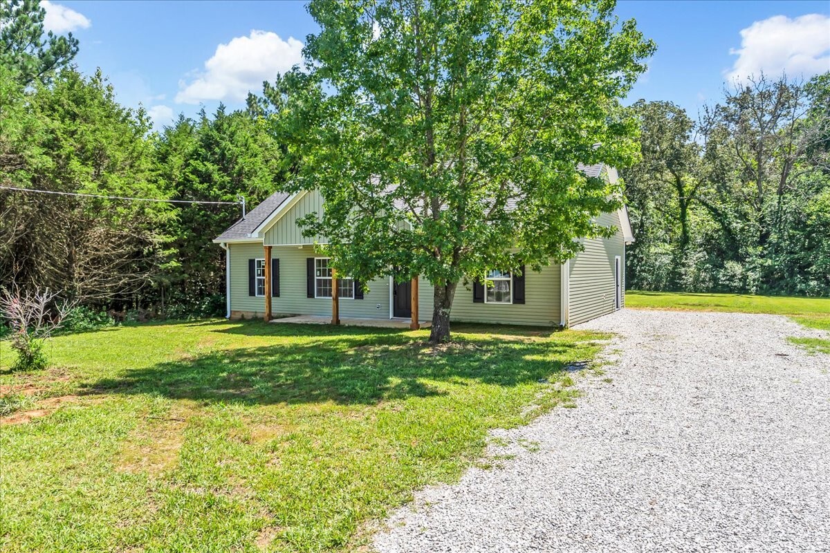 Property Photo: 735 A St TN 37342