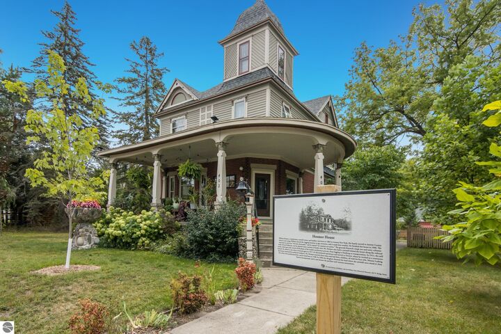 402 E Cayuga Street  Bellaire MI 49615 photo
