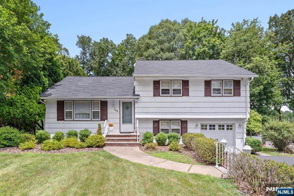 762 White Birch Road  Twp of Washington NJ 07676 photo