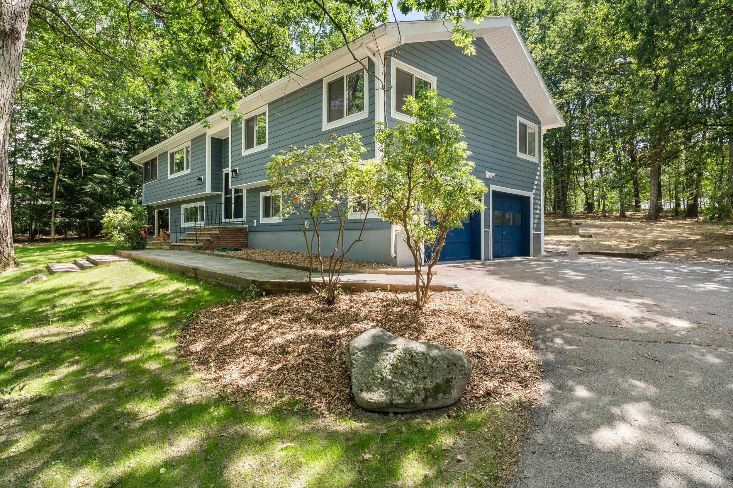 Property Photo: 4 Castle Hill Road NH 03087