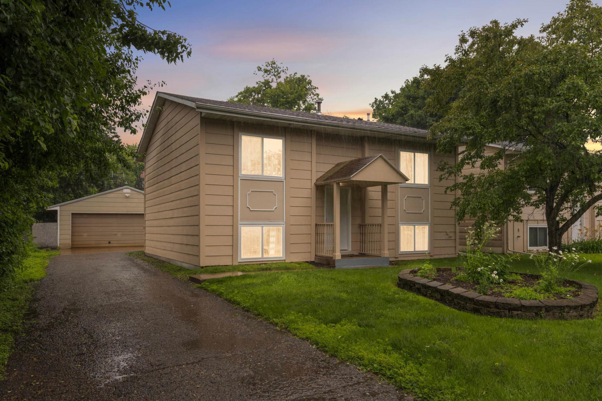 Property Photo:  2434 Stewart Avenue  MN 55116 