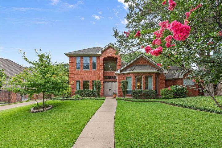 Property Photo: 5003 Deerwood Park TX 76017