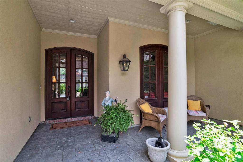 Property Photo: 340 Pierremont Road LA 71106