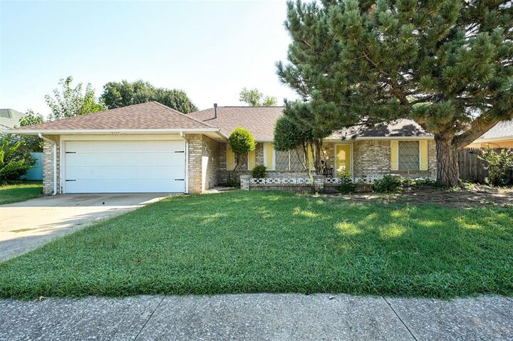 Property Photo:  10108 S Ranchwood Manor Drive  OK 73139 