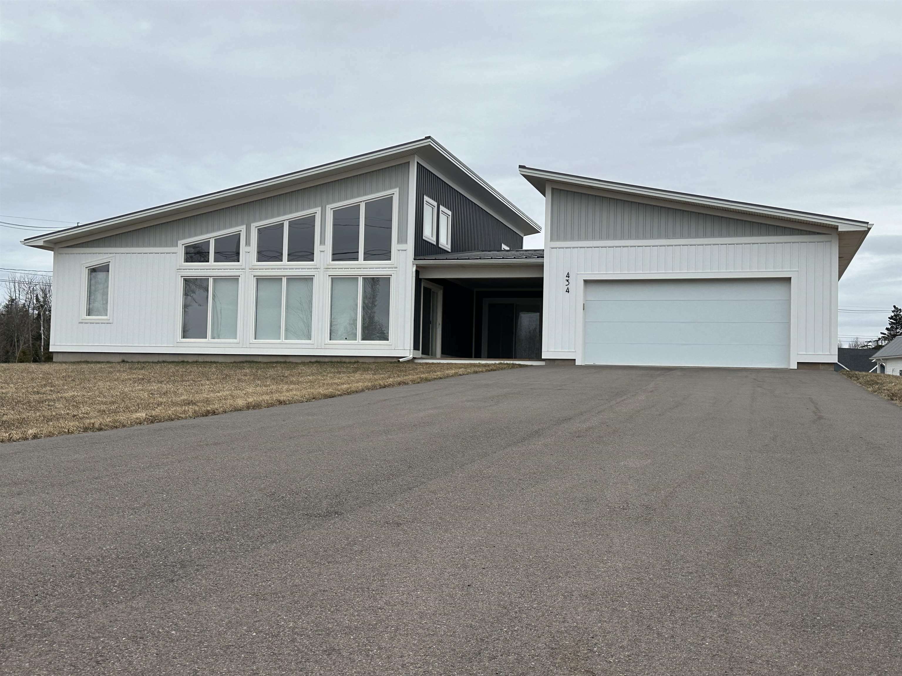 Property Photo: 434 Mackenzie Drive PE C1N 3Z6
