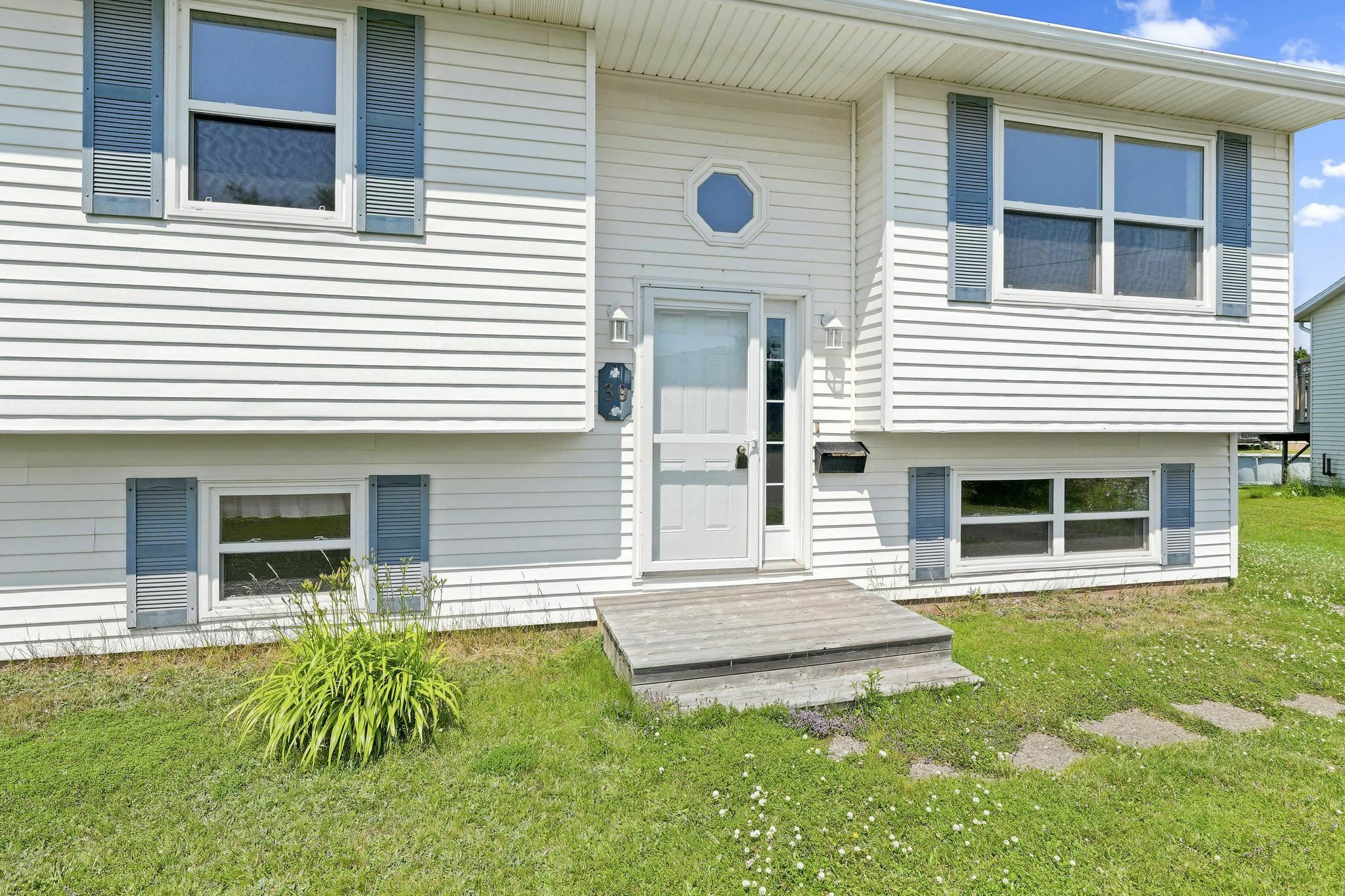 Property Photo: 39 Carvell Court PE C1A 8K8