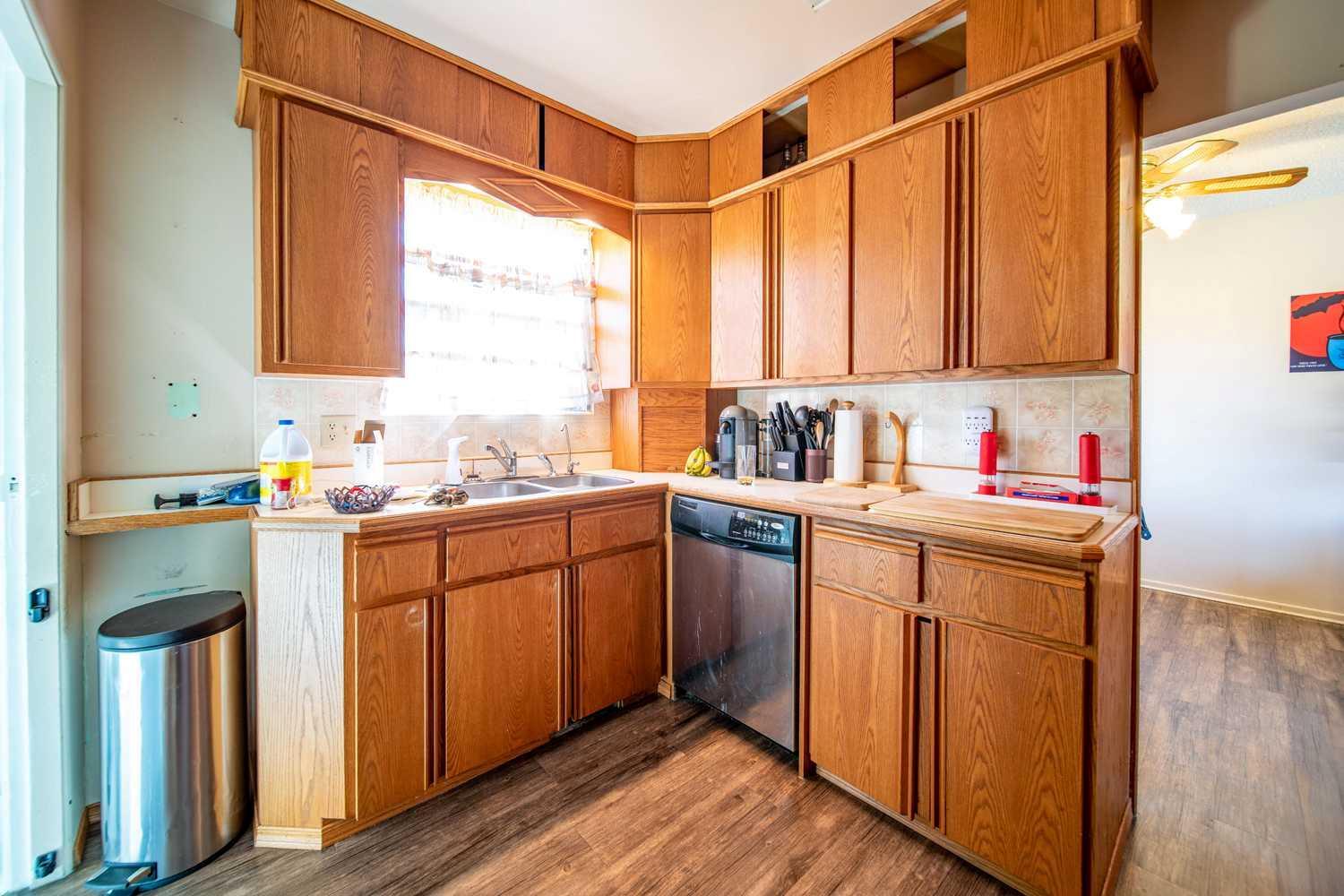 Property Photo: 49 Rydberg Street AB T0B 2E0