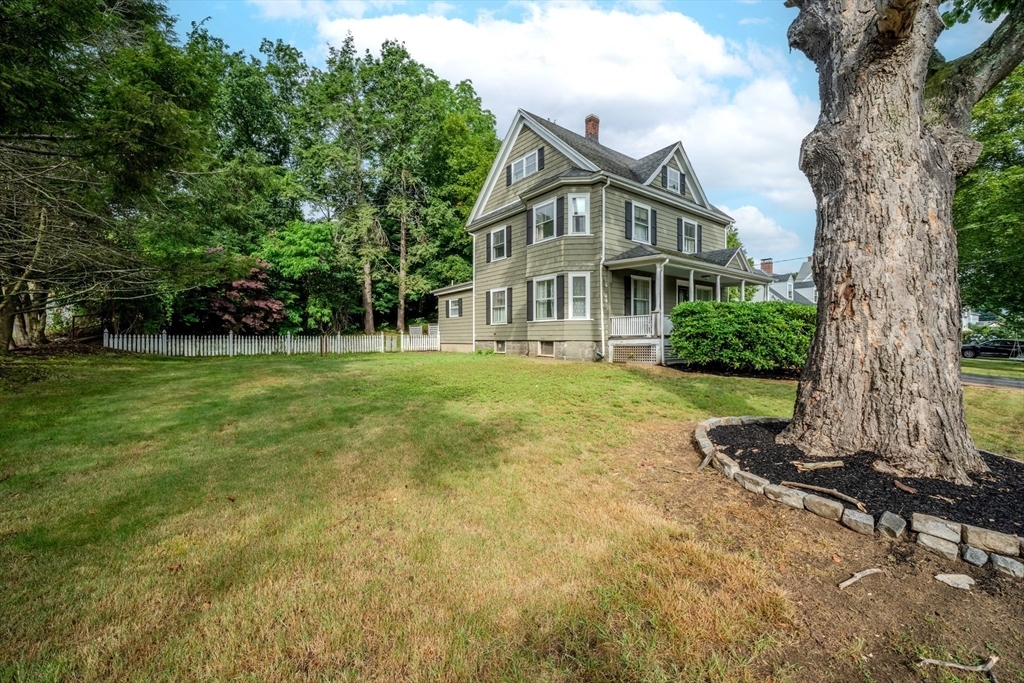 43 Elm St  Wakefield MA 01880 photo