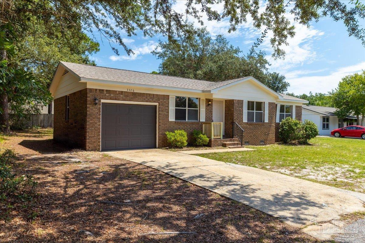 Property Photo: 3326 Maplewood Dr FL 32563