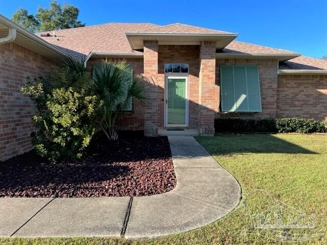 Property Photo:  4906 Laurel Oak Dr  FL 32571 