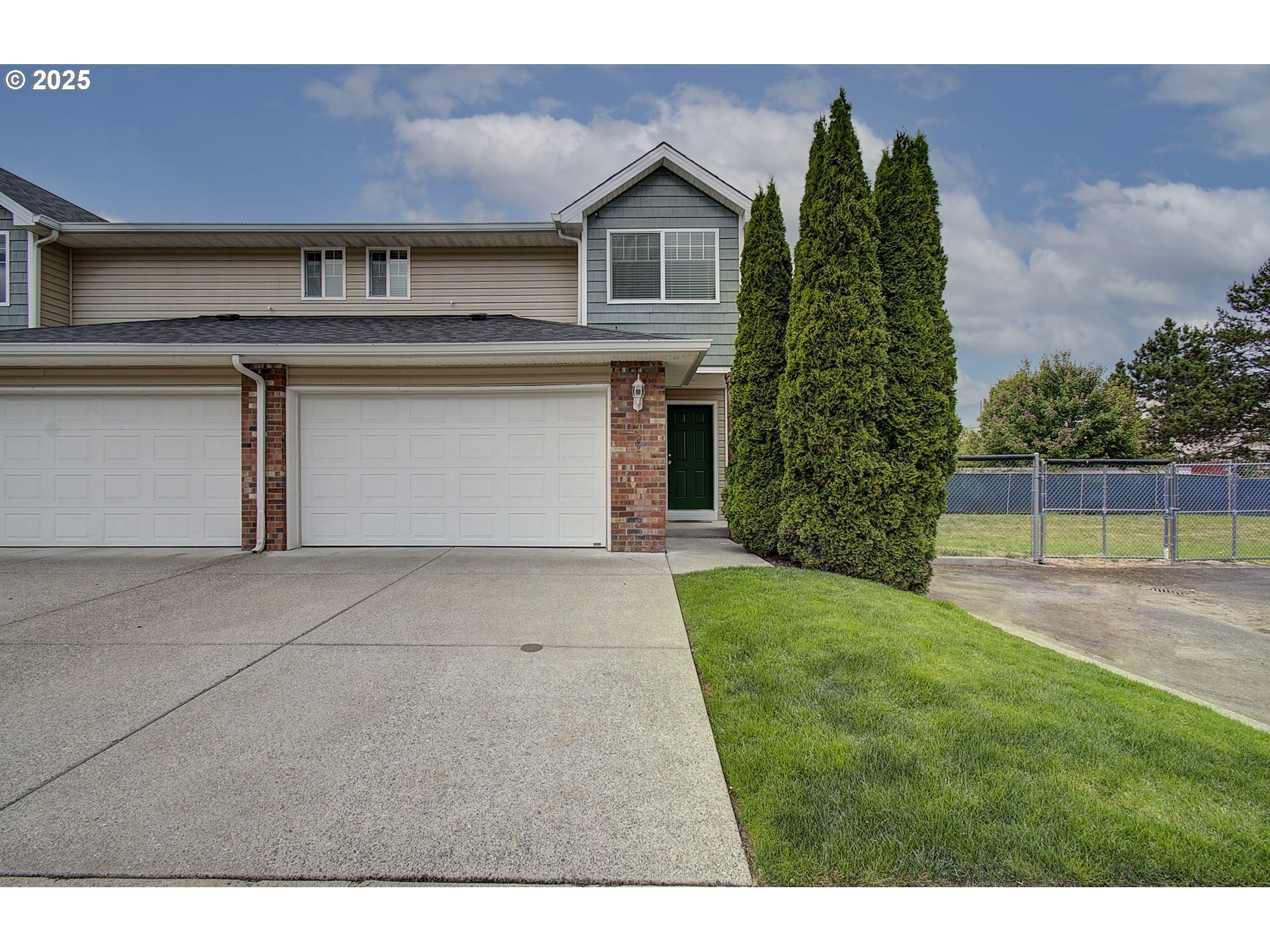Property Photo: 13926 NE 7th Ct WA 98685