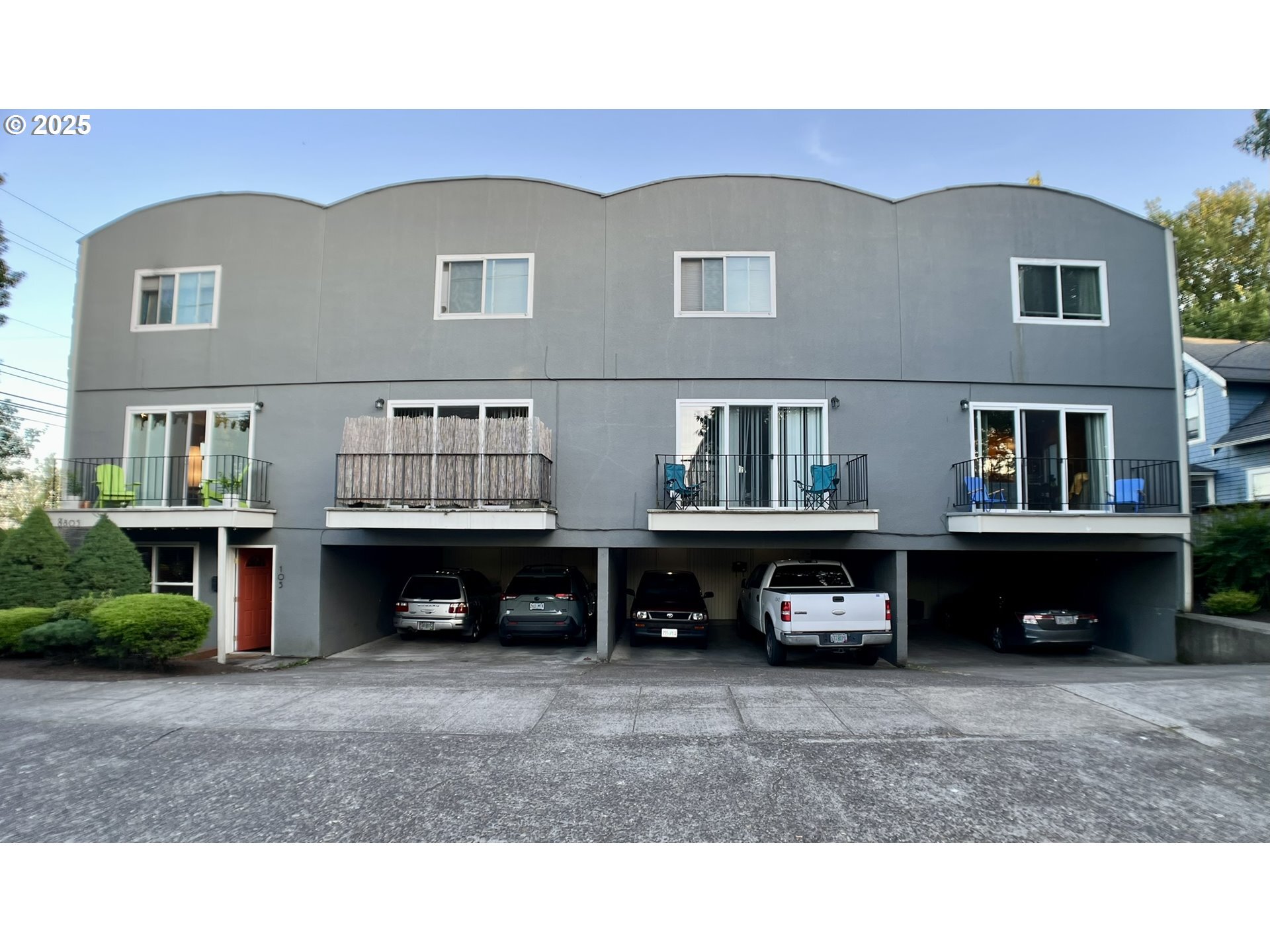 Property Photo: 8805 SE 17th Ave OR 97202