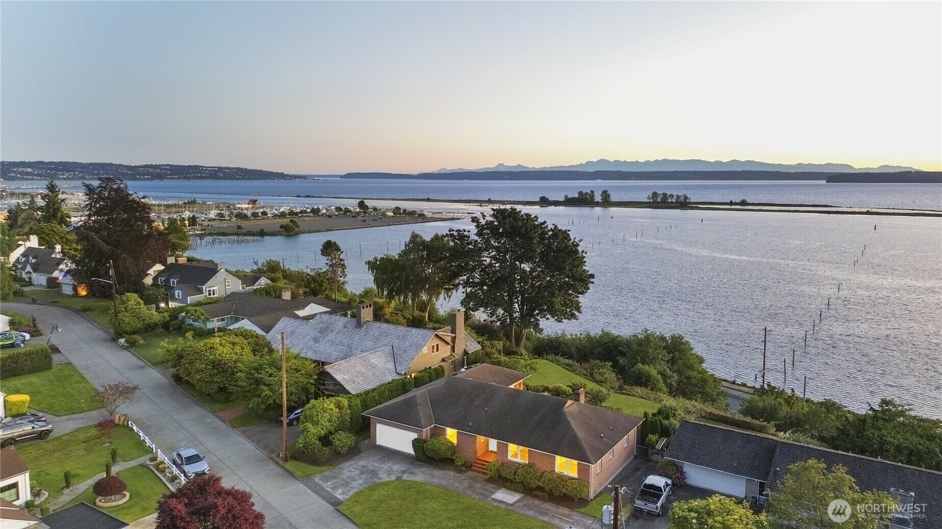 Property Photo: 604 Maulsby Lane WA 98201