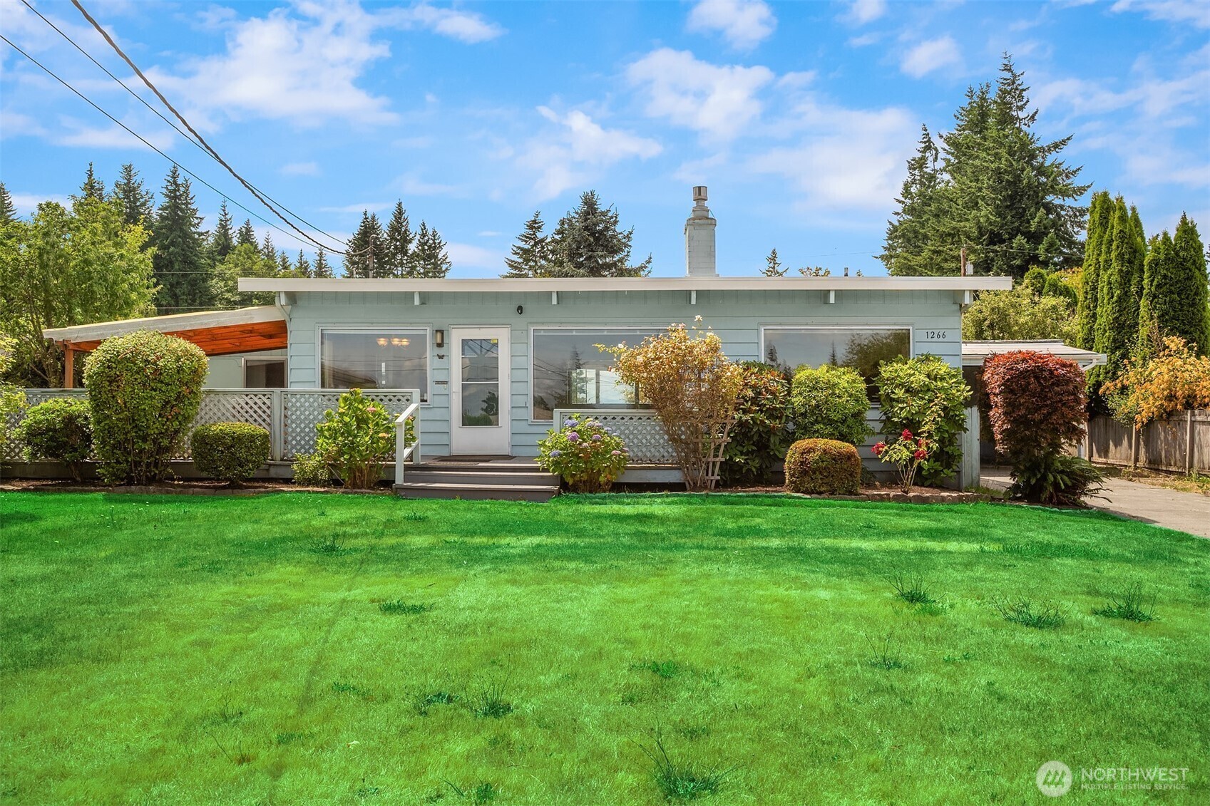 Property Photo: 1266 Terrace Place WA 98282