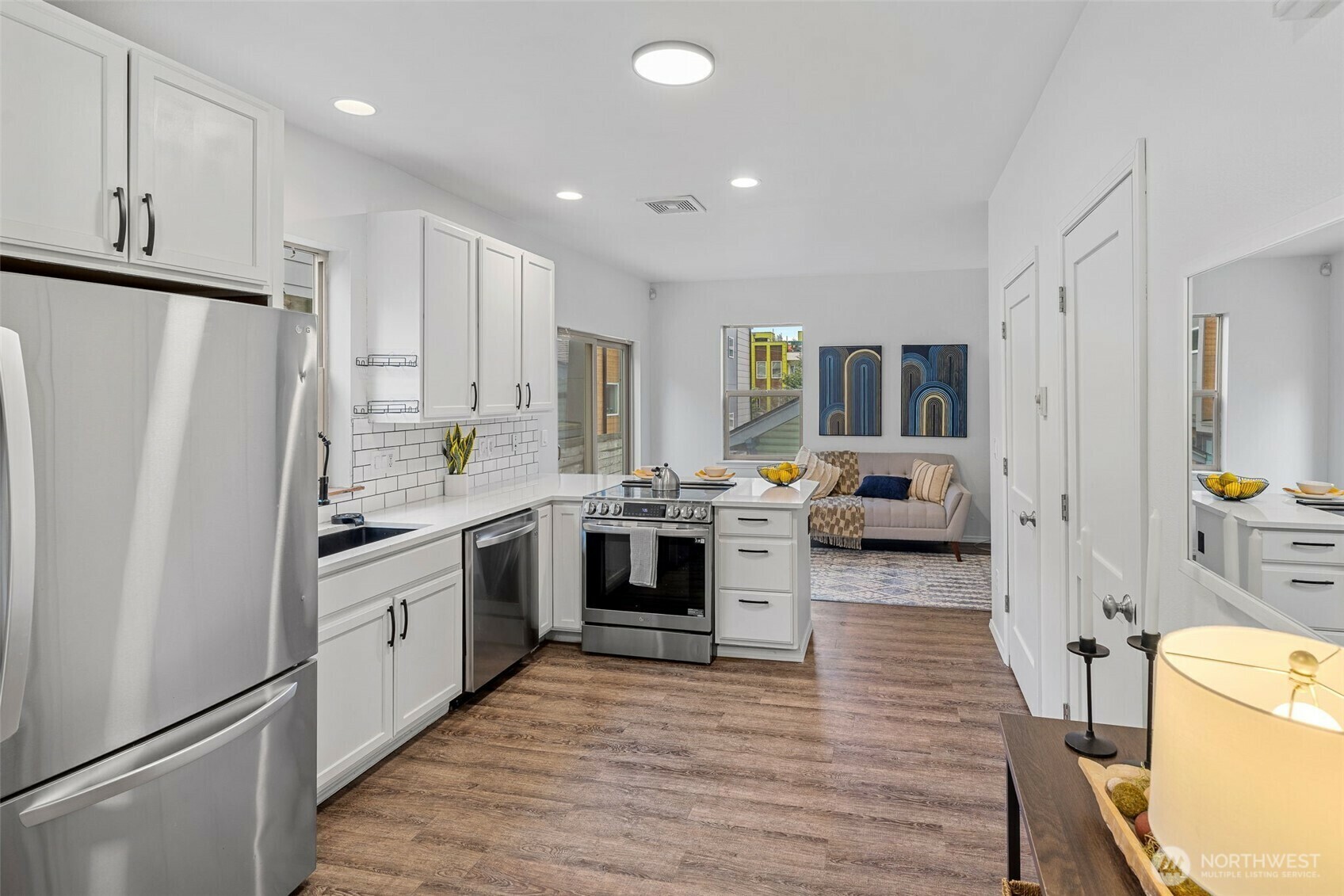 Property Photo: 4802 Delridge Way SW WA 98106