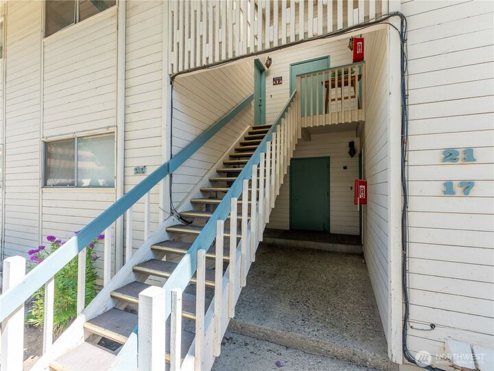 Property Photo:  10 S Cove Avenue 21  WA 98801 