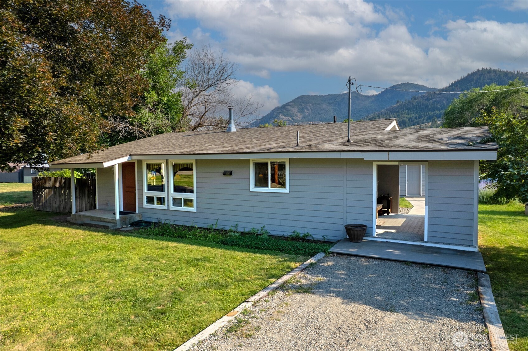 Property Photo: 602 Fifth Avenue WA 98856