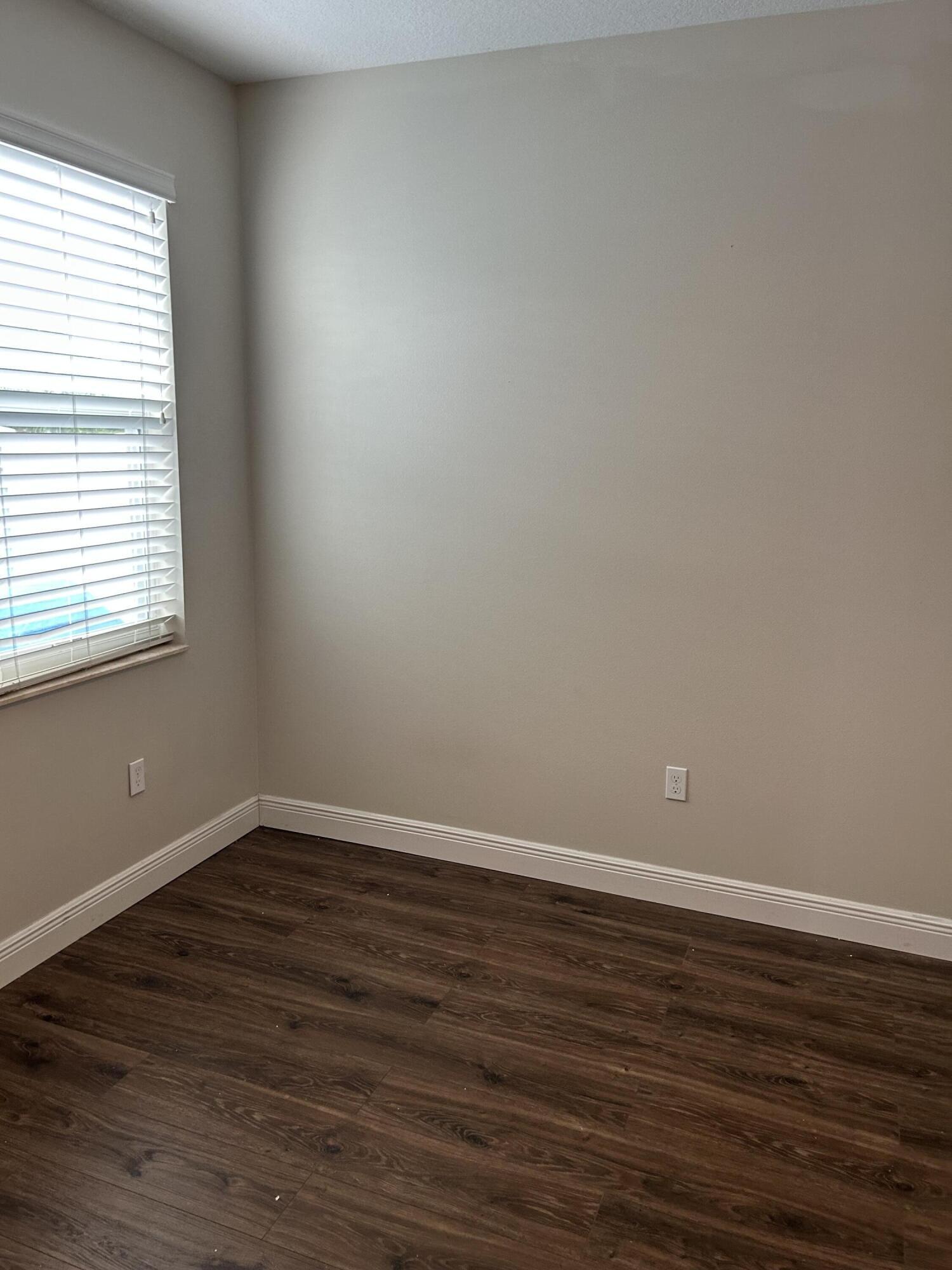 Property Photo: 902 SW Abbot Avenue FL 34953