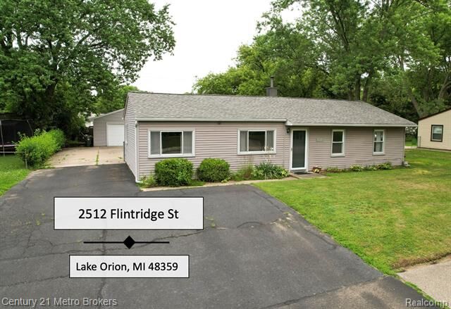 Property Photo:  2512 Flintridge Street  MI 48359 