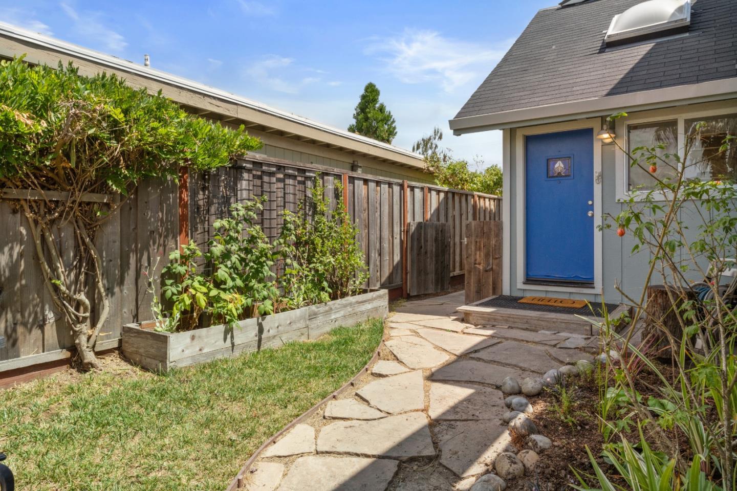 Property Photo: 260 Walk Circle CA 95060