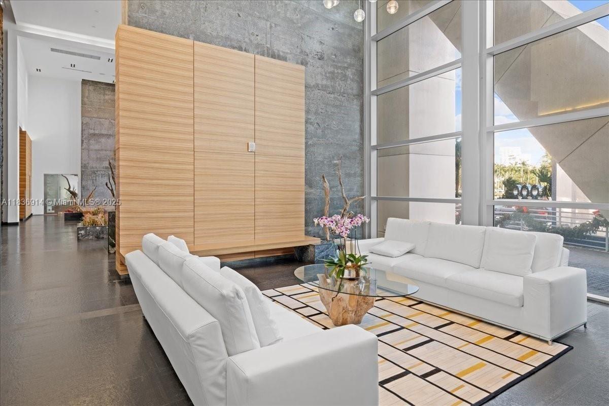 Property Photo: 888 Biscayne Blvd 3901 FL 33132