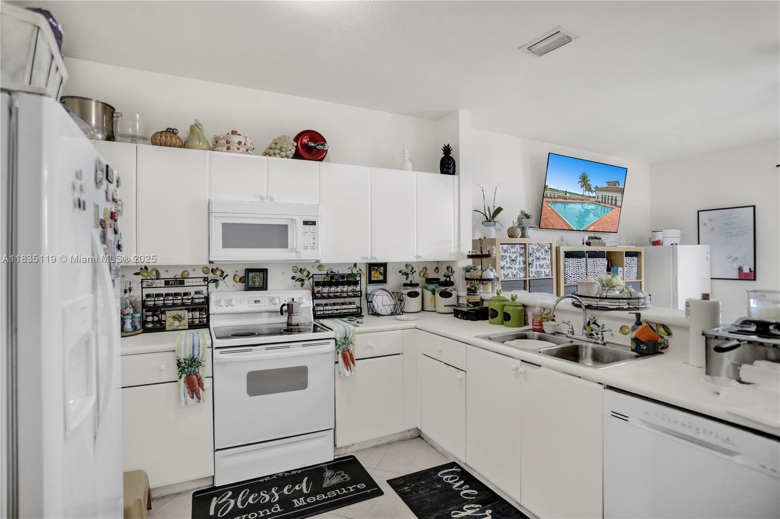 Property Photo: 4292 SW 156th Ave 154 FL 33027